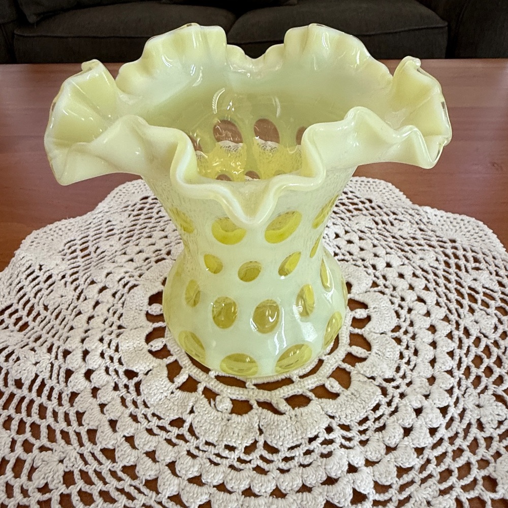 Fenton topaz coin dot Vaseline Vase